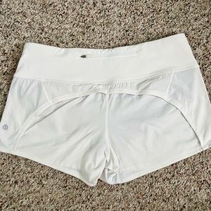 Lululemon low speed up low-rise short 2.5”